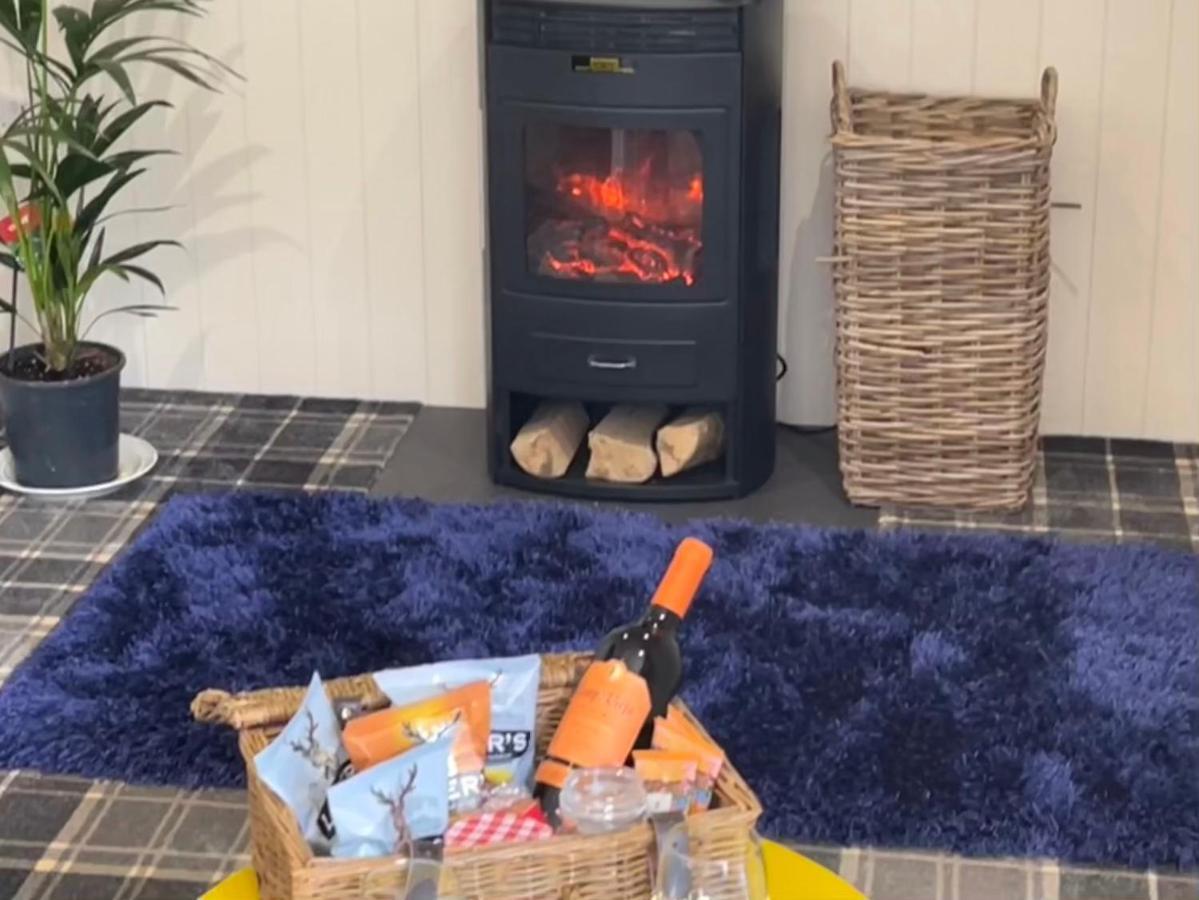 Oak Boutique Lodge Includes Hot Tub Air Con & Dog 요크 외부 사진