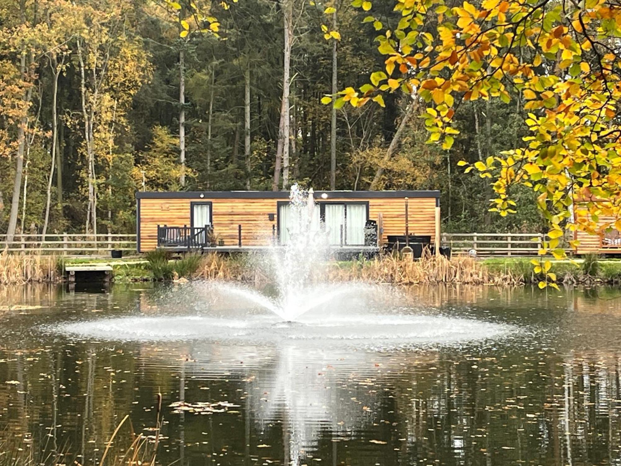 Oak Boutique Lodge Includes Hot Tub Air Con & Dog 요크 외부 사진